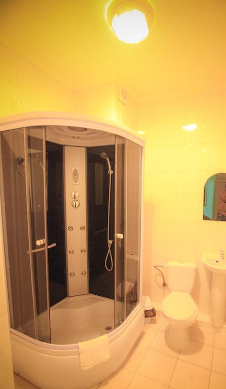 Formula 1 Motel Ivano Frankivsk Ruang foto