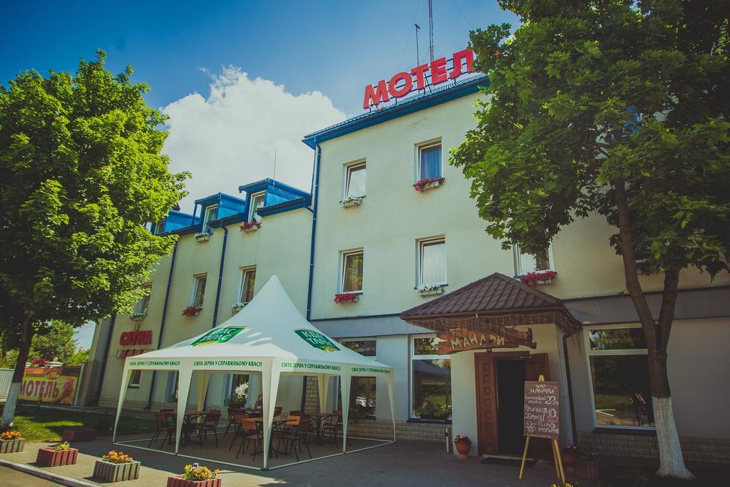Formula 1 Motel Ivano Frankivsk Ruang foto