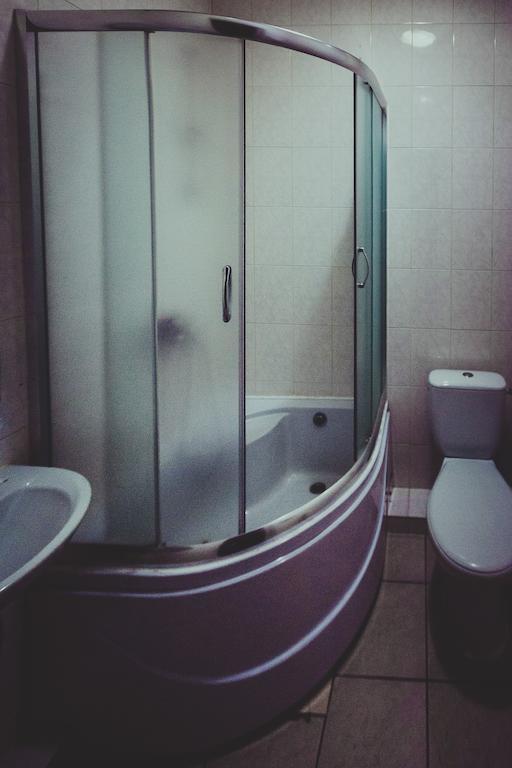 Formula 1 Motel Ivano Frankivsk Ruang foto